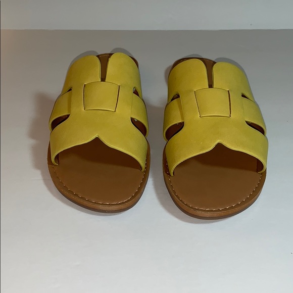 Francesca’s Ladies Shoes - Ladies Size 6 - Picture 3 of 3